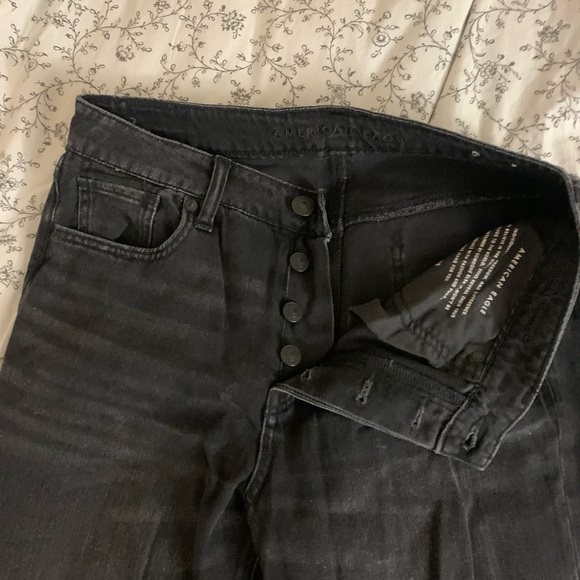 American Eagle Mom Jeans. Size 8 long - Picture 3 of 3